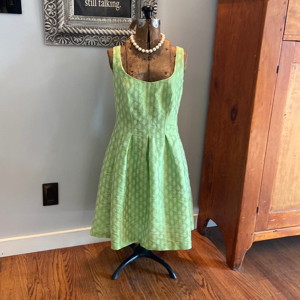Nine West size Medium chartreuse/lime green